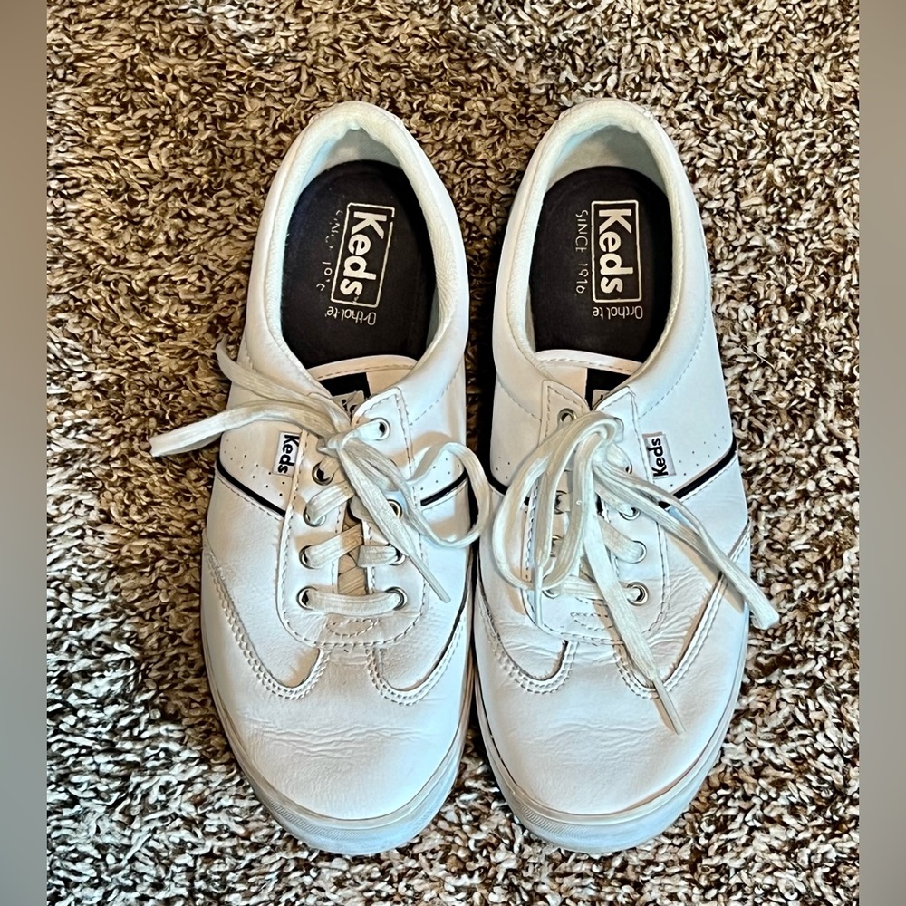 💜 BOGO Ladies Leather Keds - size 7